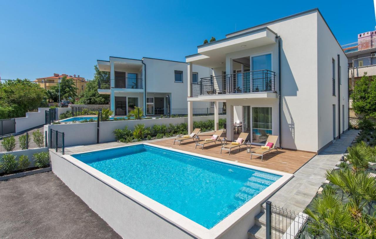 Vila Paliska Pula Luaran gambar